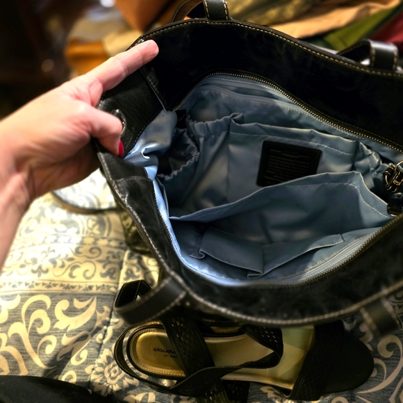 Over sz w shoulder straps, black leather Coach bag w light blue satin lining. - Picture 1 of 3